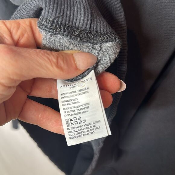 American Eagle Pink Floyd Black Crewneck Sweatshirt With Psychedelic Design. XS. - Picture 7 of 7